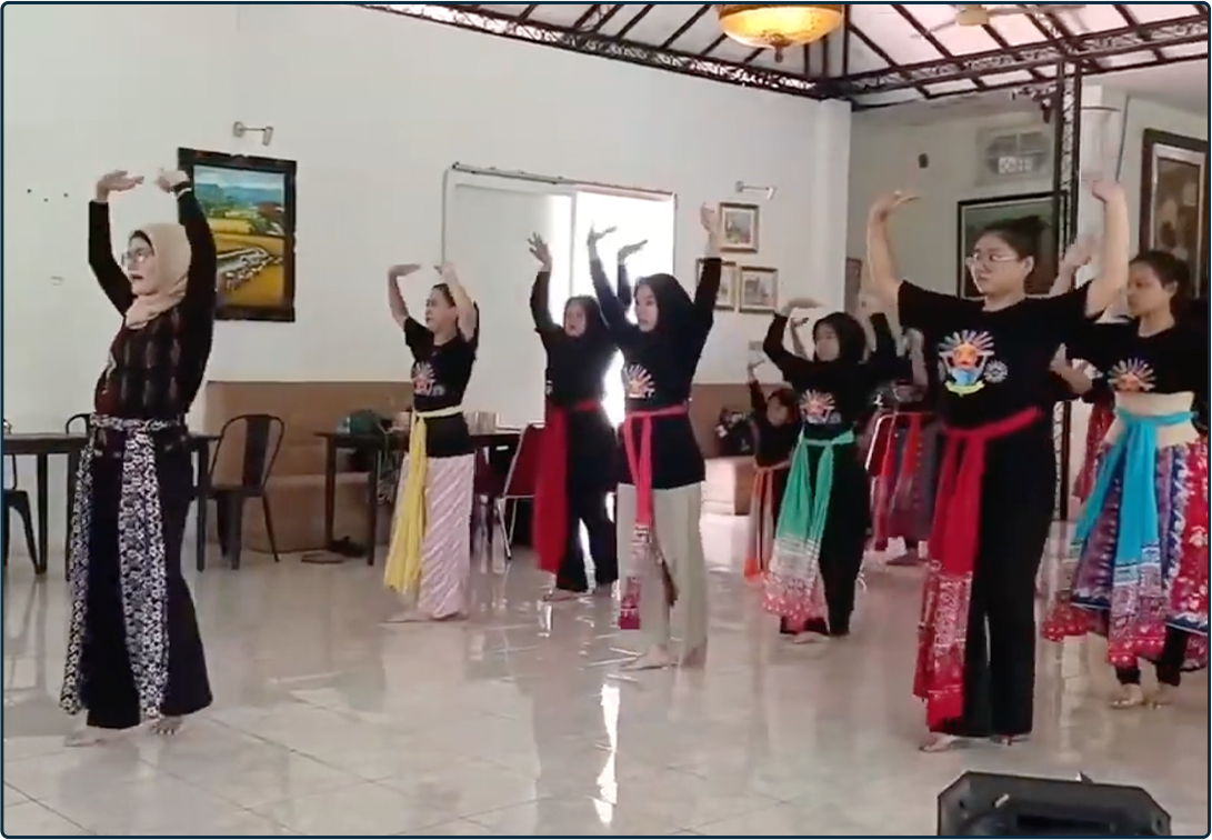 Foto Kegiatan Latihan Tari Betawi Sanggar Kembang Kelapa